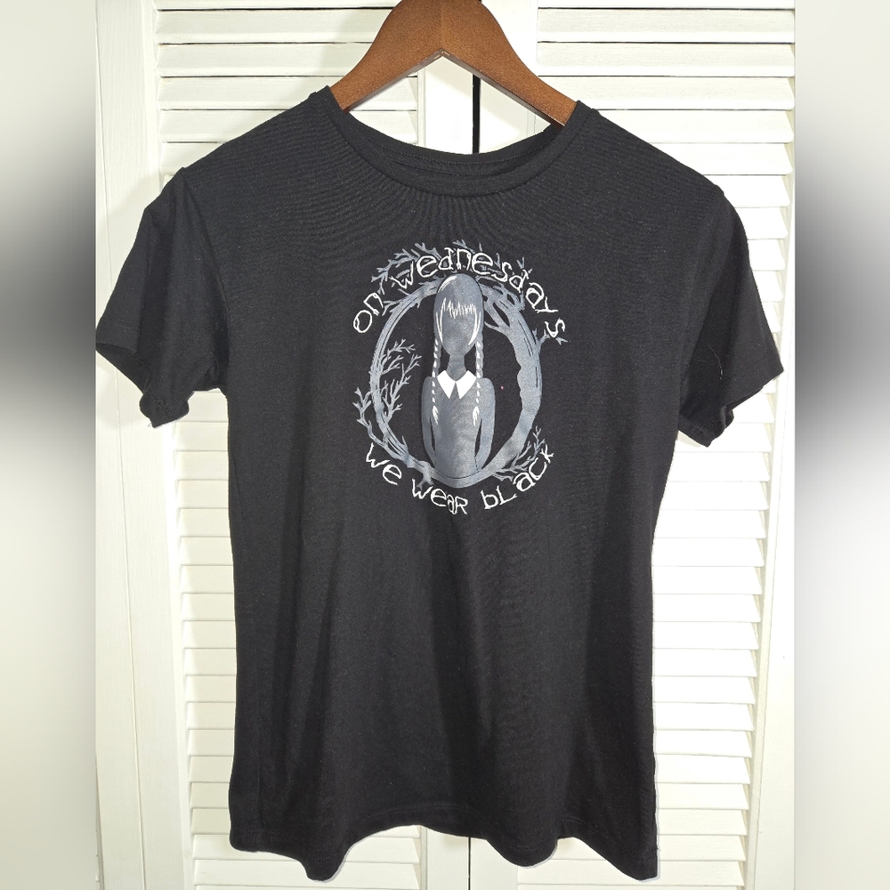 5 For 20 Wednesday Short Sleeve Crewneck Black Adams Family Shirt Sz 10/12